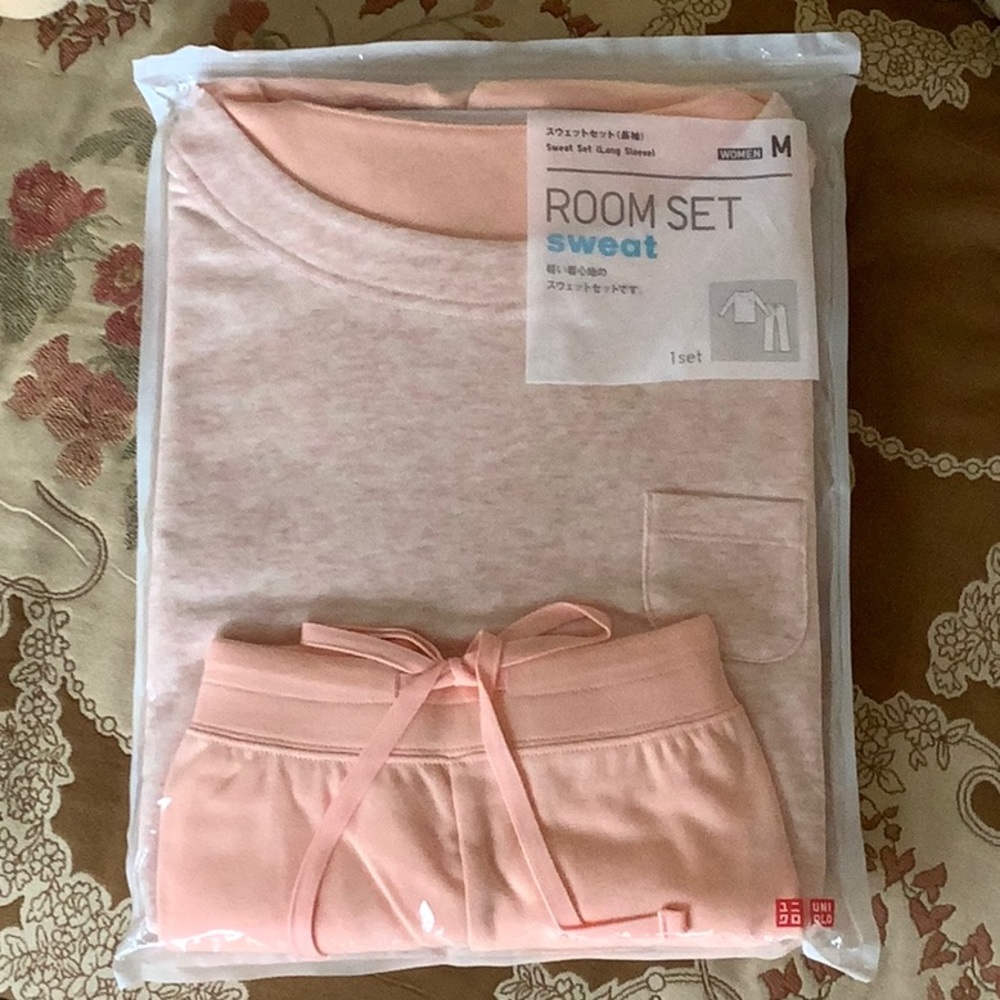 Uniqlo Room Set